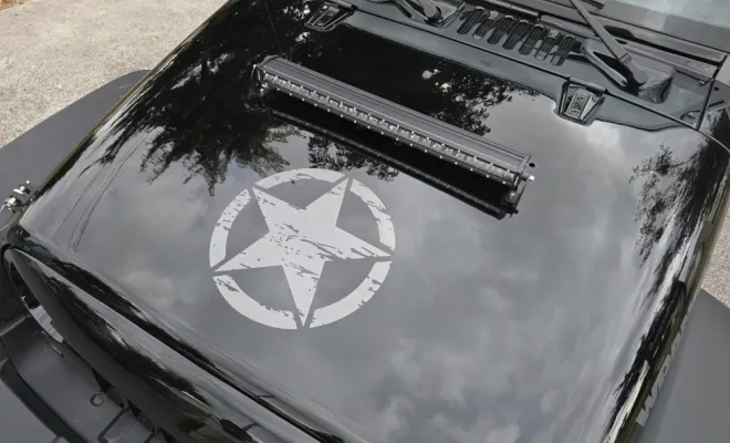 Barre LED ajoutée et stickers finition mate