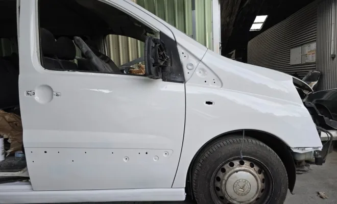 Comment réparer une aile arrière de voiture rouillée par le temps ?, Saint-Paul, AER Peinture